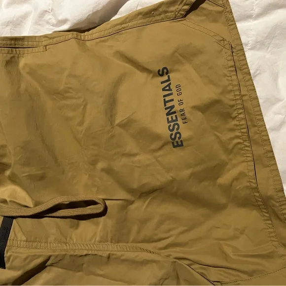 Essentials Casual Shorts - Picture 2 of 6